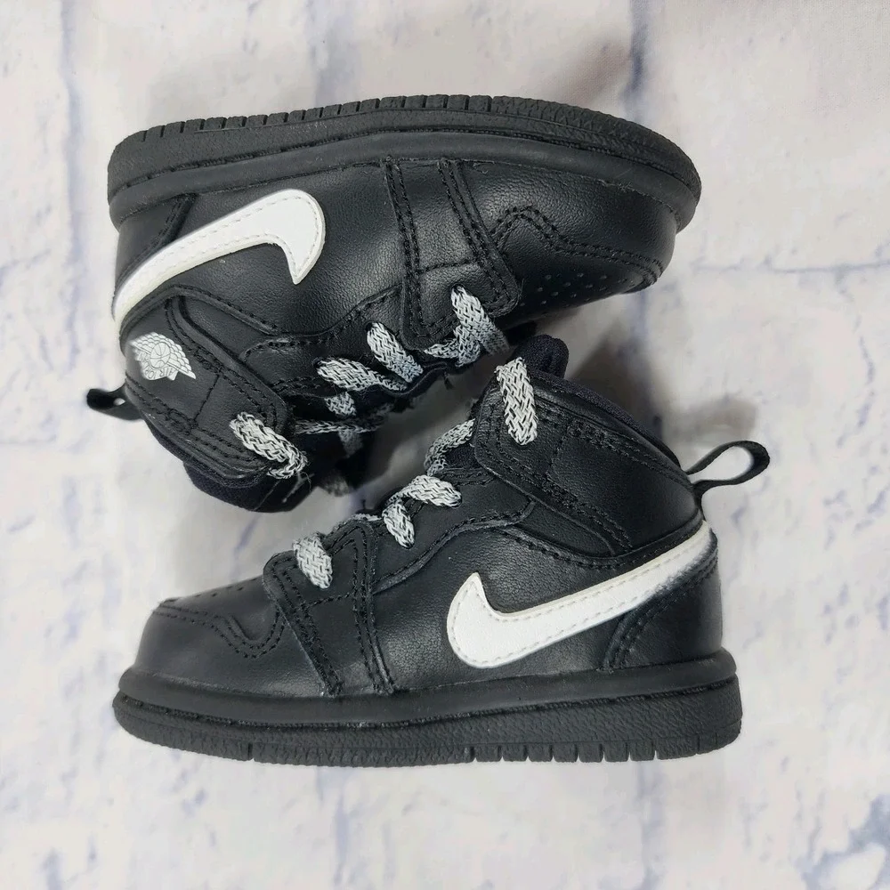 Nike Air Jordan Mid TODDLER SIZE 4C Black White 640735-049 2017